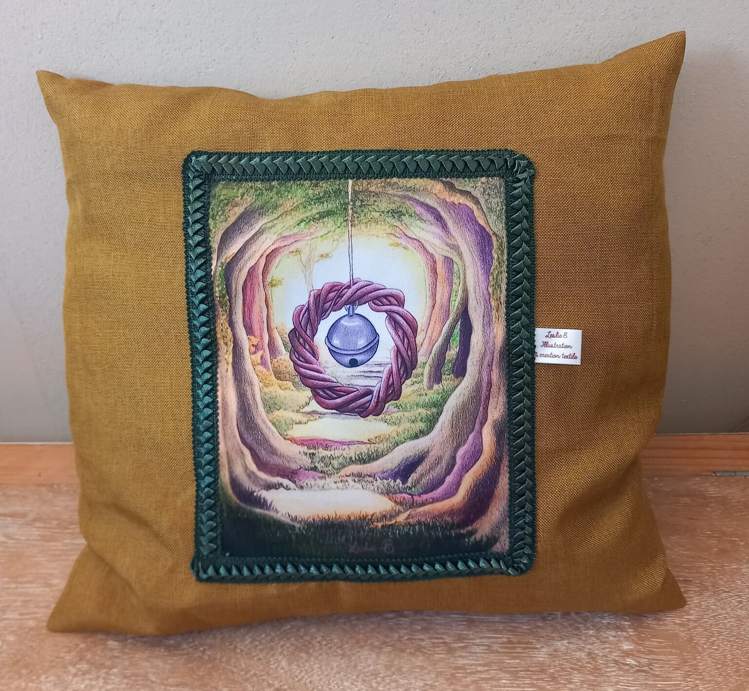 Grand coussin sonnette de sorcière